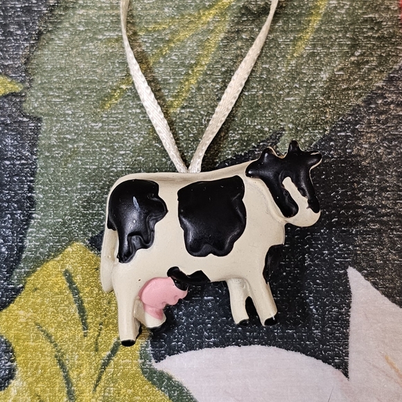 Cow Ornament - Picture 4 of 4